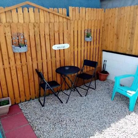 1Bedroom Self Contained Apartment 恩尼斯 外观 照片