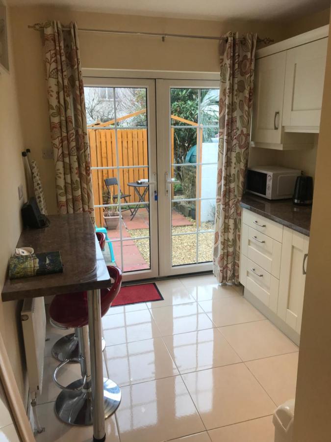 1Bedroom Self Contained Apartment 恩尼斯 外观 照片