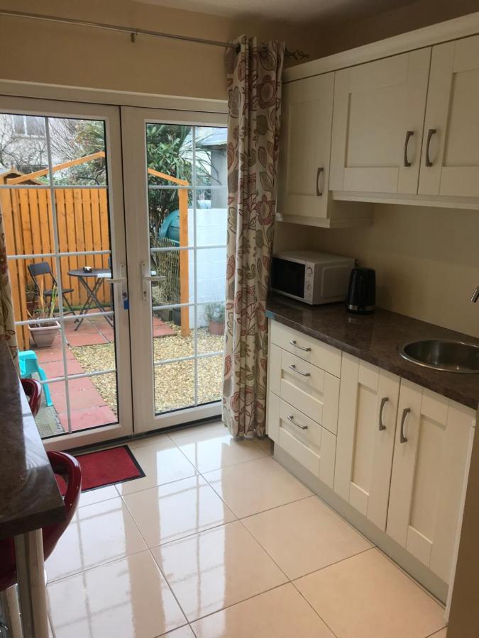 1Bedroom Self Contained Apartment 恩尼斯 外观 照片