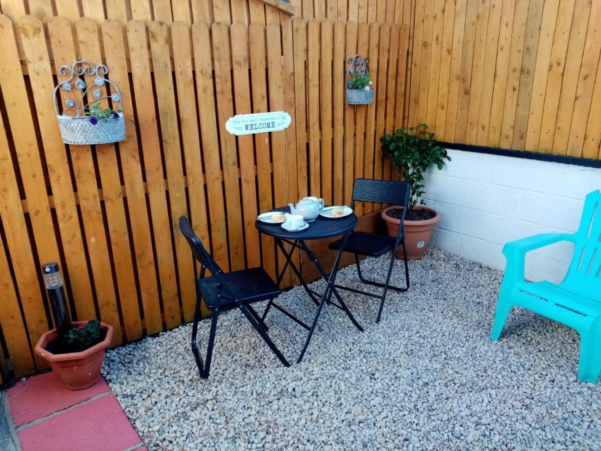 1Bedroom Self Contained Apartment 恩尼斯 外观 照片
